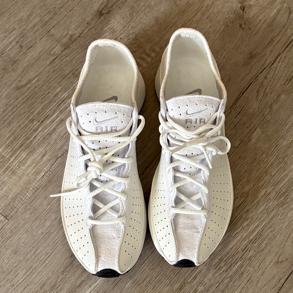 Air Superfly Sneaker in White - NEVER WORN